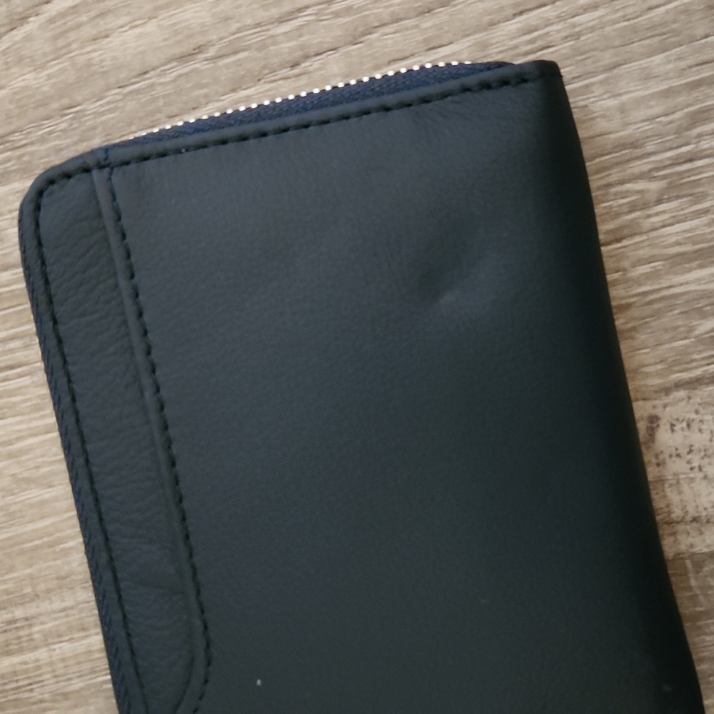 NWT Bagginton Leather Wallet Navy Blue - Picture 3 of 7